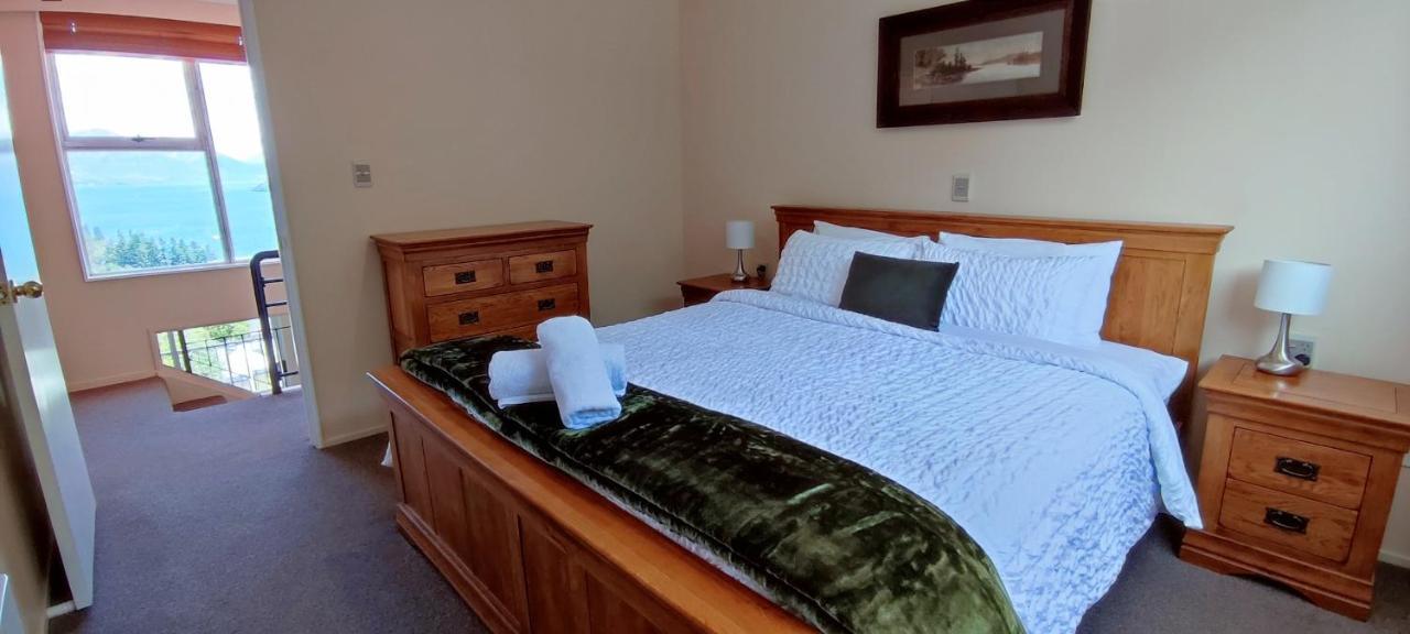 Spacious Home With Awesome Lake Views Queenstown Bagian luar foto